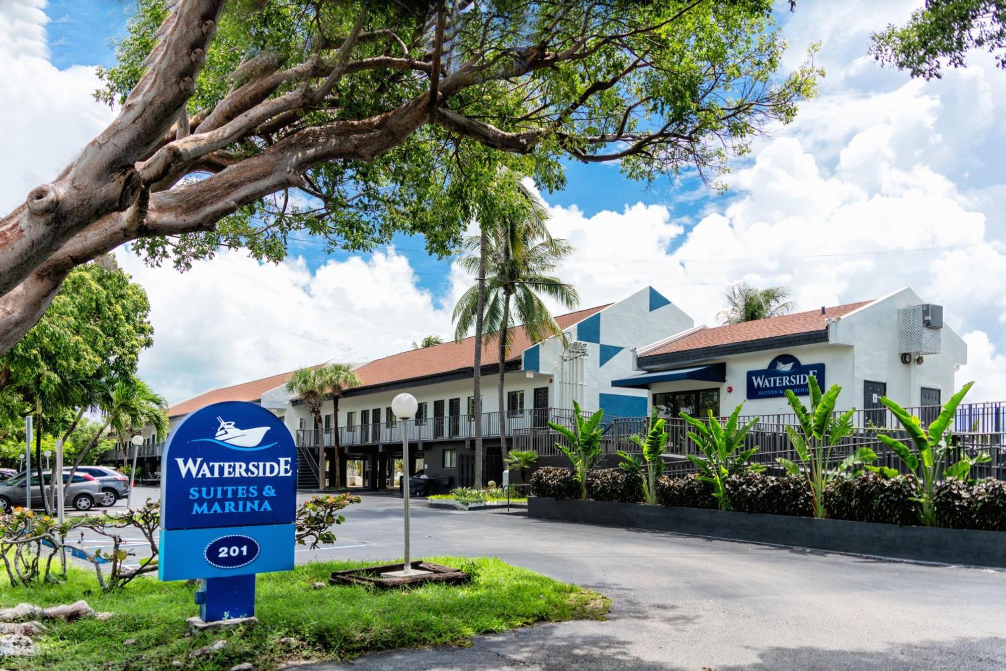 Waterside And Marina Inn 3*